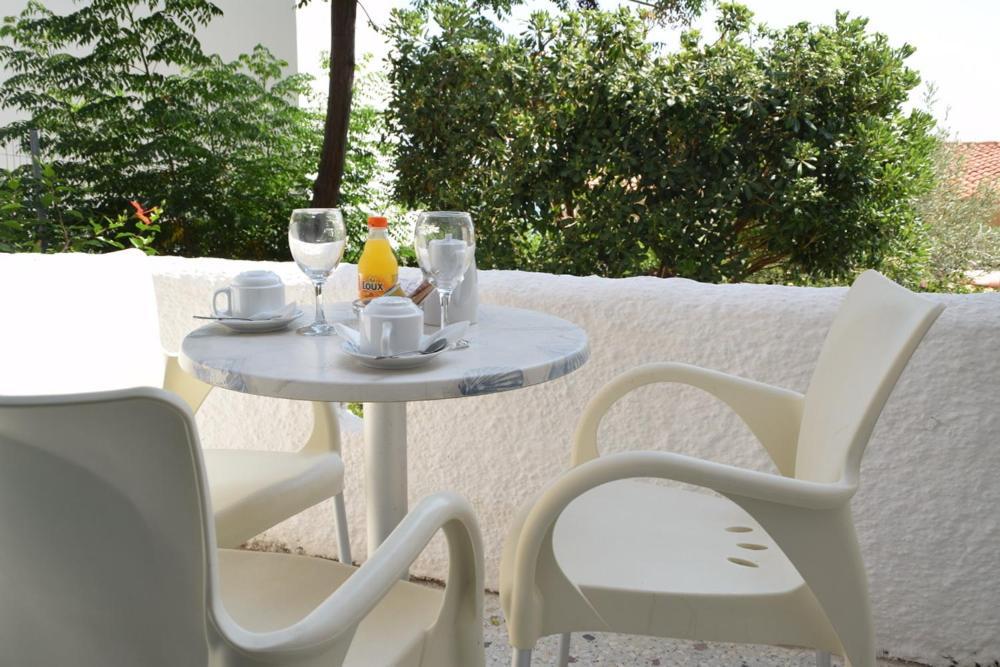 Attica Hotel Ephie Vathi  ภายนอก รูปภาพ