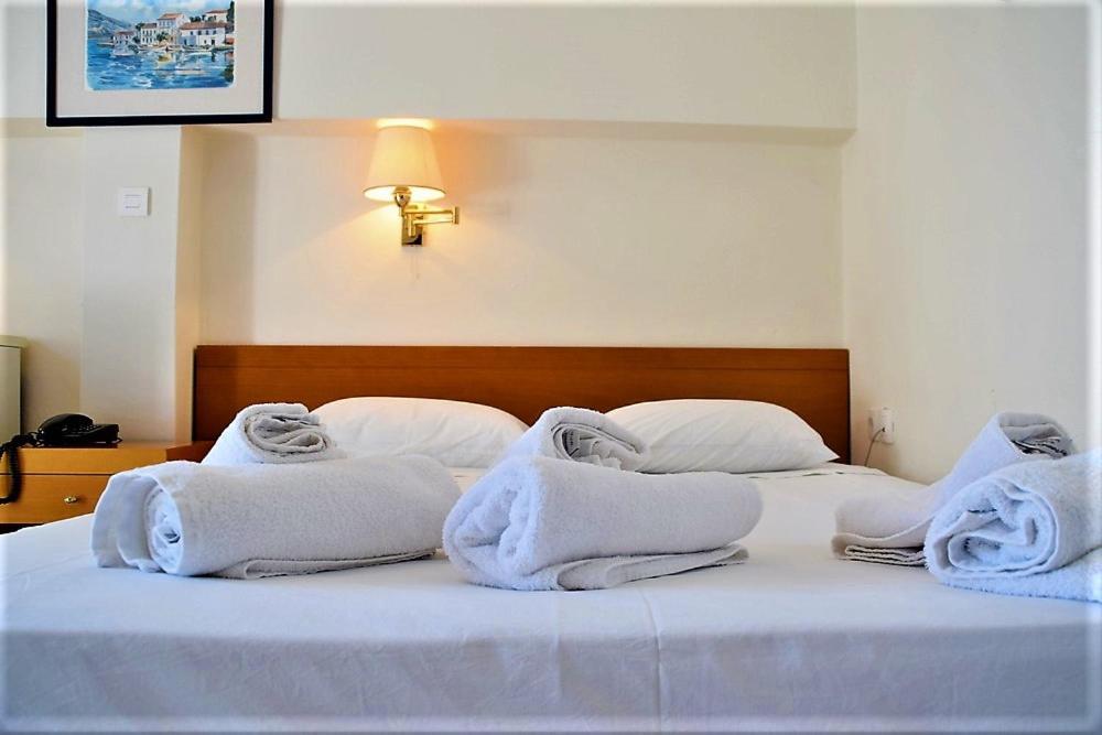 Attica Hotel Ephie Vathi  ภายนอก รูปภาพ